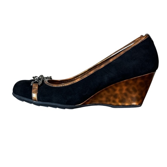 Sofft Eurosport Black suede heels with leopard trim and gun metal chain - Picture 3 of 7